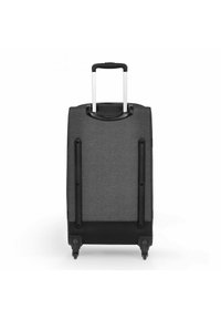 Grå tygväska med utdragbart handtag, släta hjul och en strukturerad design. Har gummidetaljer och en texturerad yta.