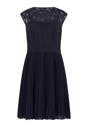 Robe bleu marine sans manches avec un corsage en dentelle florale et une jupe plissée, dotée d'une large ceinture et d'un col rond.