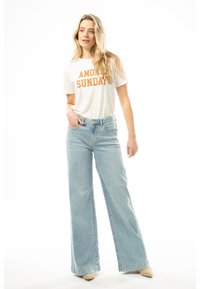 CELIA 249 WIDE - Bootcut jeans - light used