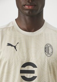 Puma AC MILAN PREMATCH - T-Shirt sport - putty/prairie tan