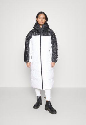 COLOR BLOCKING LONG PUFFER - Abrigo de invierno - black
