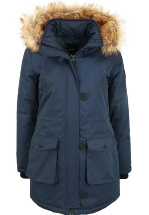 Parka de color azul marino con capucha forrada de piel sintética, cierre frontal con cremallera y botones, que cuenta con dos grandes bolsillos frontales y puños de canalé.