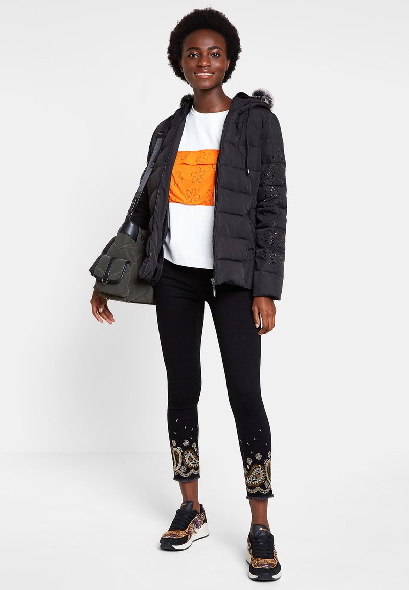 Desigual Gewatteerde jas zwart Desigual Gewatteerde jas zwart