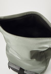 Calvin Klein ESSENTIAL FOLDED - Ryggsekk - tarmac