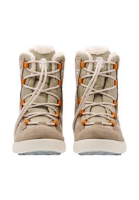 Stivali in camoscio beige con tessuto testurizzato, dettagli bianchi e elementi in arancione. Presentano un design alto e lacci elastici per una vestibilità sicura.