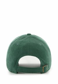 Gorra de pana verde con una superficie texturizada, correa trasera ajustable y visera curva. Sin gráficos ni logotipos visibles.