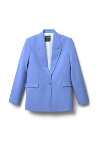 Blazer azzurro pervinca a bottone singolo con rever a punta e tasche a patta, esposto in piano su uno sfondo bianco.