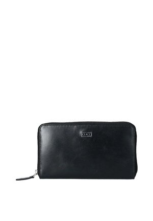 Portafoglio in pelle nera con una texture liscia, chiusura a zip e un piccolo tirante laterale; presenta un logo argentato sulla parte anteriore.