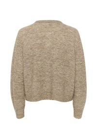 Beige, cropped trui van zachte breimateriaal. Heeft een ronde halslijn en lange mouwen met iets verlaagde schouders. Gelaagde uitstraling.