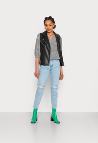 ONLY ONLEVA LIFE - Blusa - black