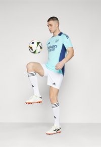 adidas Performance ARSENAL TIRO 24 - Camiseta de fútbol - clear aqua