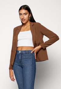 ONLY ONLSELMA ASTRID LIFE PLEAT  - Blazer - carafe