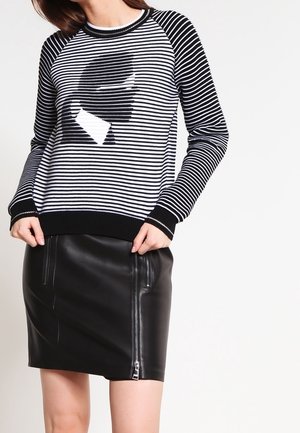 Pullover - black