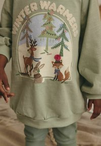 Next 3 PACK  - REGULAR FIT SET - Nattplagg set - sage green cream camel character