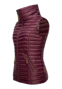 Gilet smanicato quilted bordeaux con colletto alto e due tasche frontali con zip, mostrato su uno sfondo bianco.