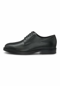 Scarpa da uomo in pelle nera con punta tonda, texture liscia, suola bassa, design con allacciatura a sei occhielli e dettagli di cucitura minimi.