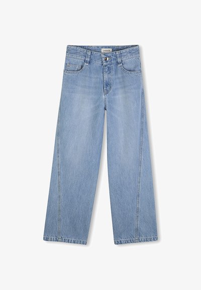 Jean large bleu clair à taille haute, avec poches avant et fermeture par bouton. Fabriqué en denim avec une texture lisse.