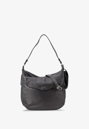 Sac à bandoulière en cuir noir avec une forme incurvée, une bandoulière ajustable, une poche à rabat à l'avant et un subtil détail de logo embossé. Texture lisse.