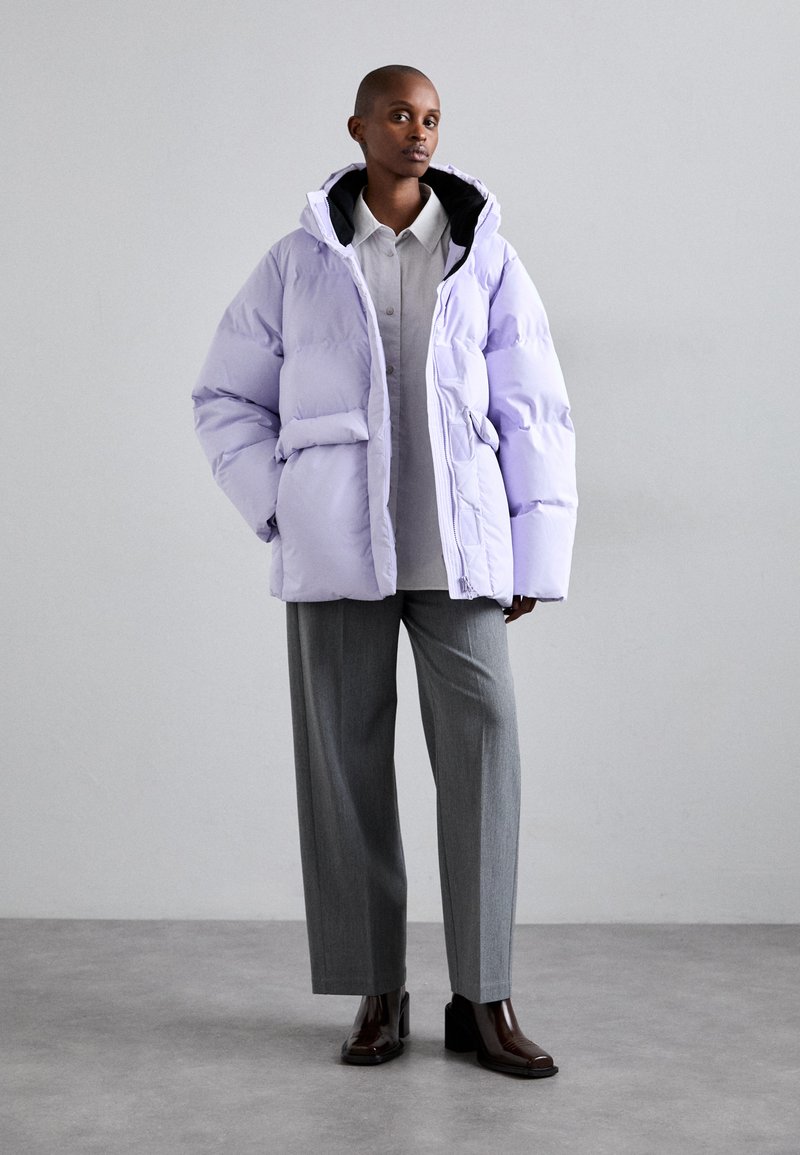 Holzweiler BESSEGGEN JACKET - Down jacket - lilac - Zalando.co.uk