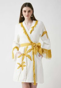 HORI - Rannatarvikud - white