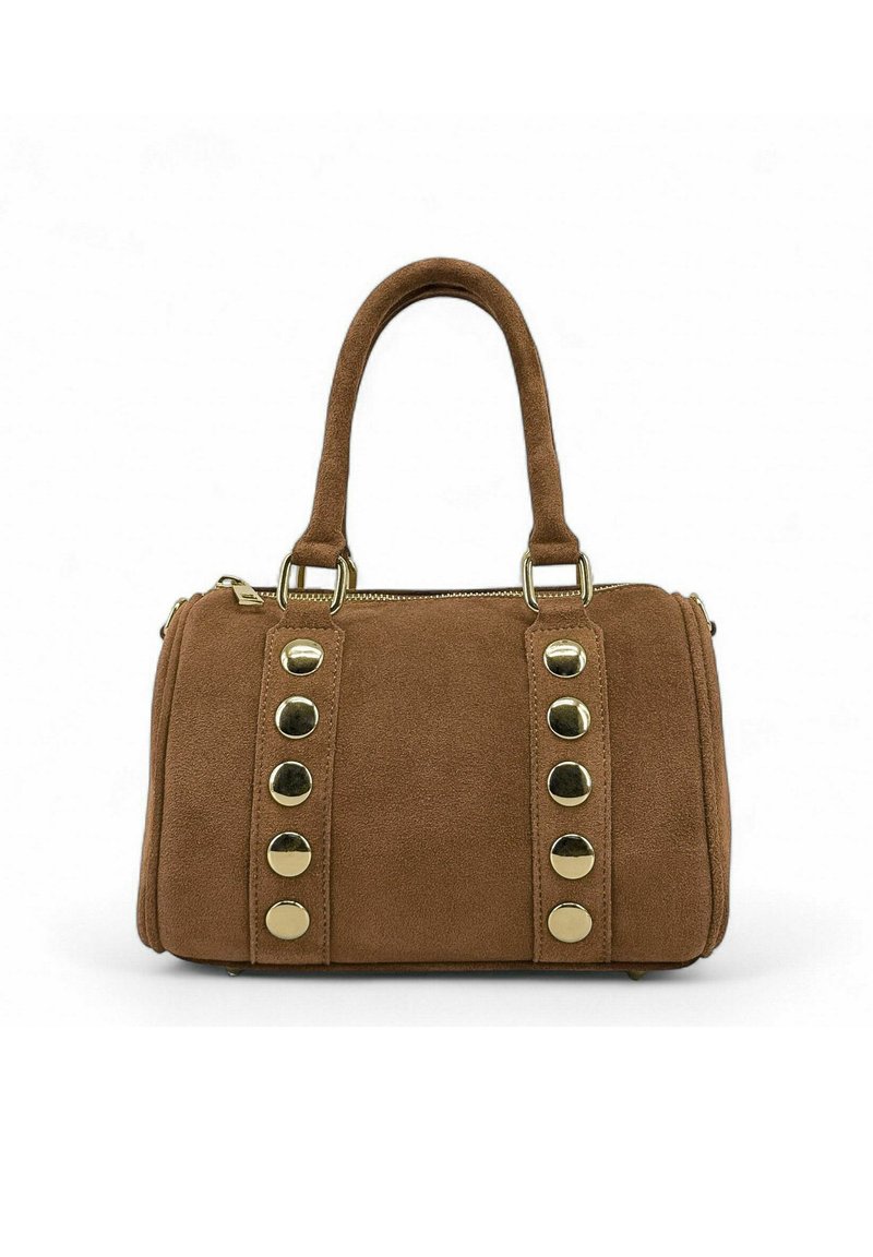 Sac à main en daim marron avec deux poignées et deux sangles verticales décorées de six clous ronds dorés de chaque côté.