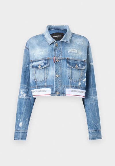 Μπλε κοντό τζιν μπουφάν με φθαρμένες λεπτομέρειες, κουμπιά εμπρός, τσέπες στο στήθος και λευκό ελαστικό τελείωμα με την επωνυμία "DSQUARED2".