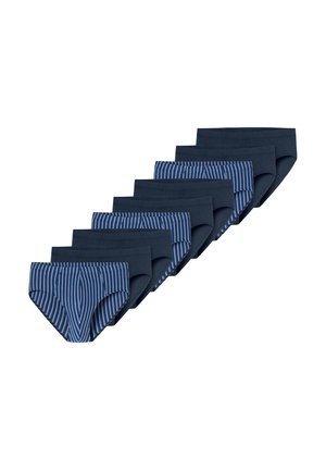 Zehn Paar Herren-Slips in abwechselnd einheitlichem Marineblau und Marineblau mit weißen vertikalen Streifen, ordentlich nebeneinander angeordnet.