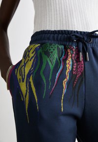 Carlo Colucci JOGGER UNISEX - Træningsbukser - navy