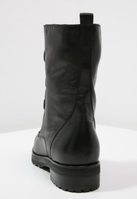 Kennel + Schmenger Botines con cordones - black