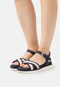 Tamaris Riemensandalette - navy