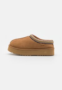 NIVIA - Papucsok - brown