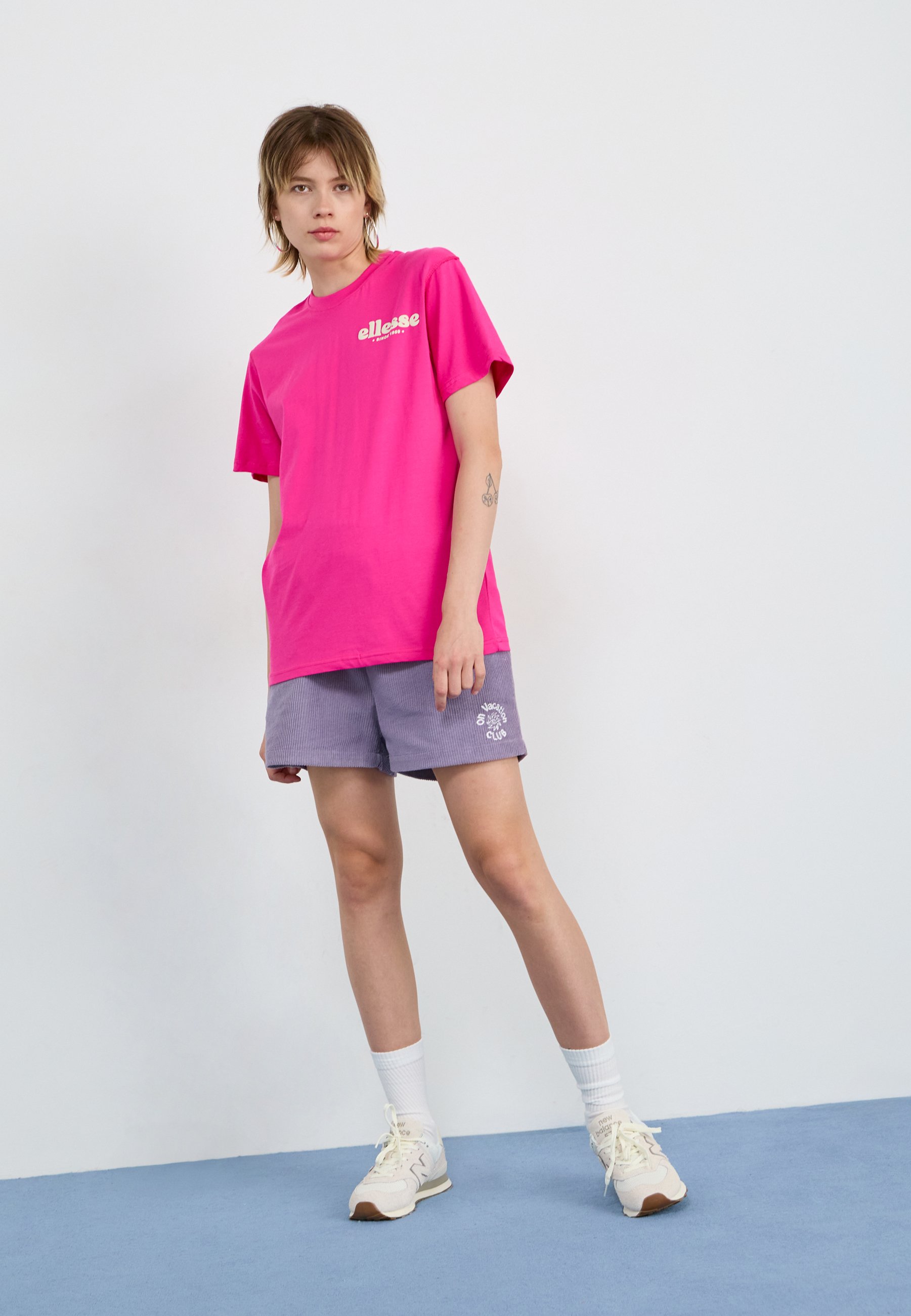 売れ筋商品|||エレッセ Tシャツ レディース トップス CAMPOFELICE - Print T-shirt - white/dark pink Ellesse CAMPOFELICE - T-Shirt print - pink - Zalando