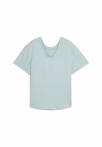 Světle modré tričko s krátkým rukávem a kulatým výstřihem, vyrobené z měkkého materiálu. Design má volný střih a hladkou texturu.