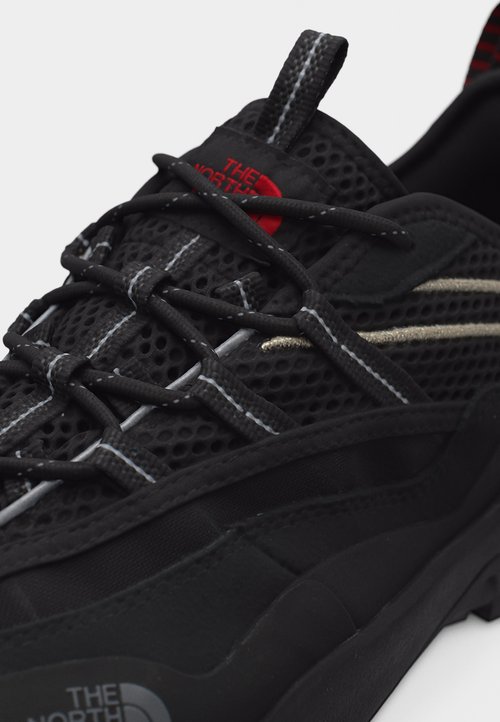 The North Face CLYFFE ULTRA UNISEX - Trainers - black/red — photo 7
