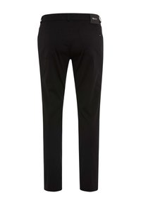 Pantalon noir ajusté avec poches arrière et une petite étiquette « Brax » sur la ceinture, présenté de dos sur un fond blanc.