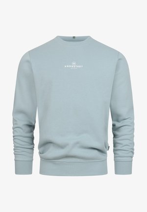 Svetlomodrá mikina z jemného bavlneného materiálu, s okrúhlym výstrihom, rebrovanými manžetami a malým bielym logom na hrudi.