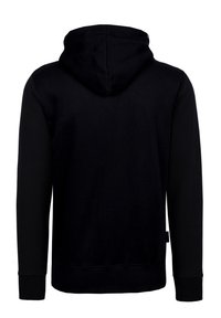 Schwarzer Hoodie aus weichem Material, mit einer Kängurutasche, gerippten Bündchen und einer Kapuze mit Kordelzug. Keine sichtbaren Logos oder Muster.