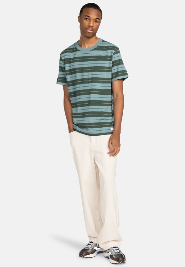 POCKET LABEL  - Basic T-shirt - bkw3