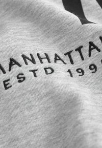 Next CITY GRAPHIC LONGLINE HOODIE - Džemperis ar kapuci - grey