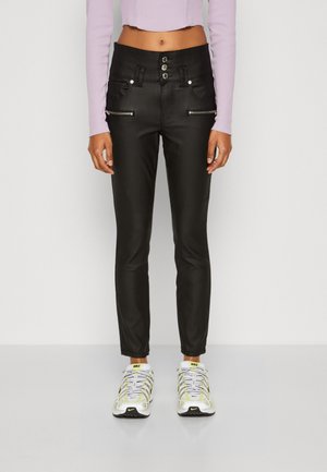 Vero Moda Petite VMDONNA ZIP COATED  - Auduma bikses - black