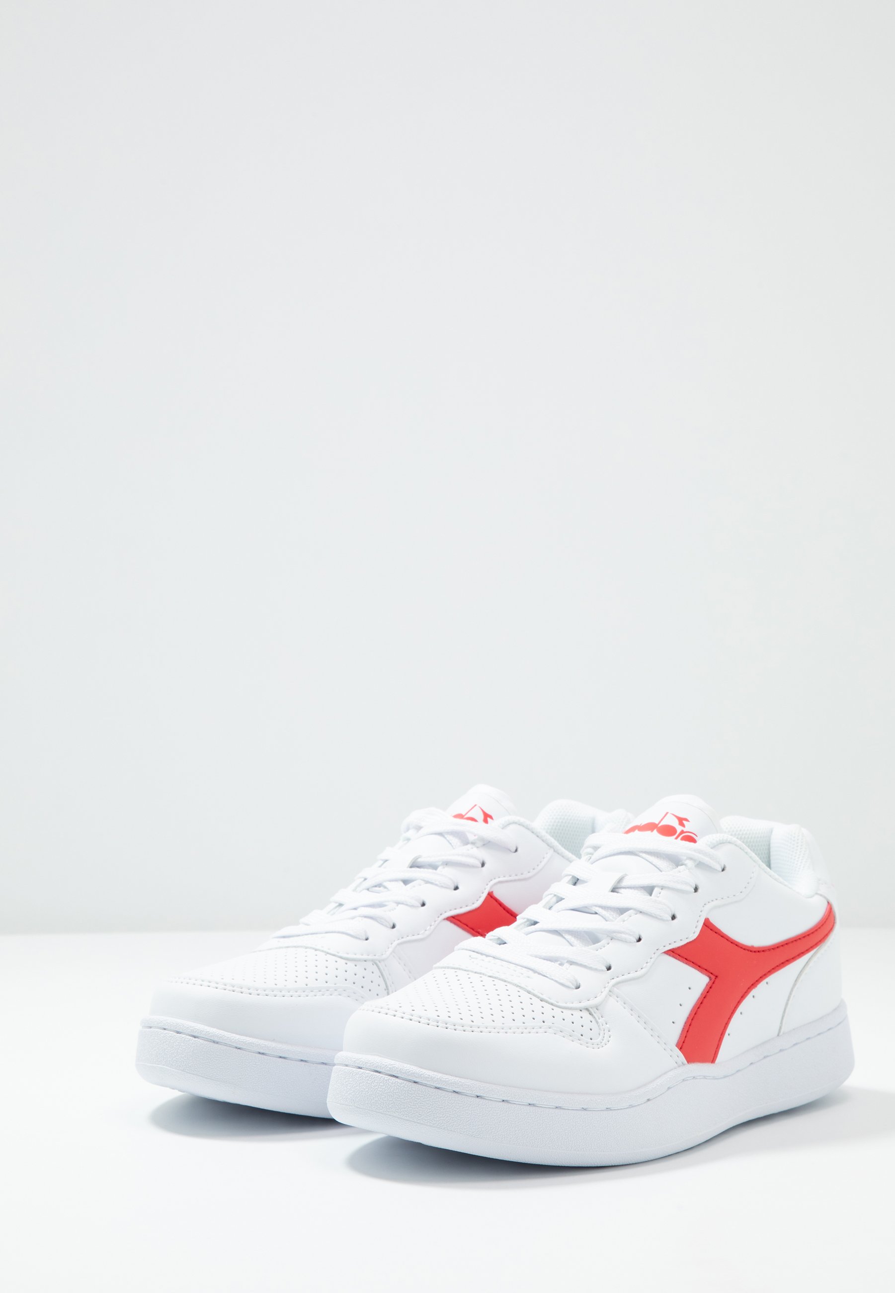 Diadora PLAYGROUND Joggesko whitered Zalando.no Diadora PLAYGROUND Treningssko whitered Zalando.no
