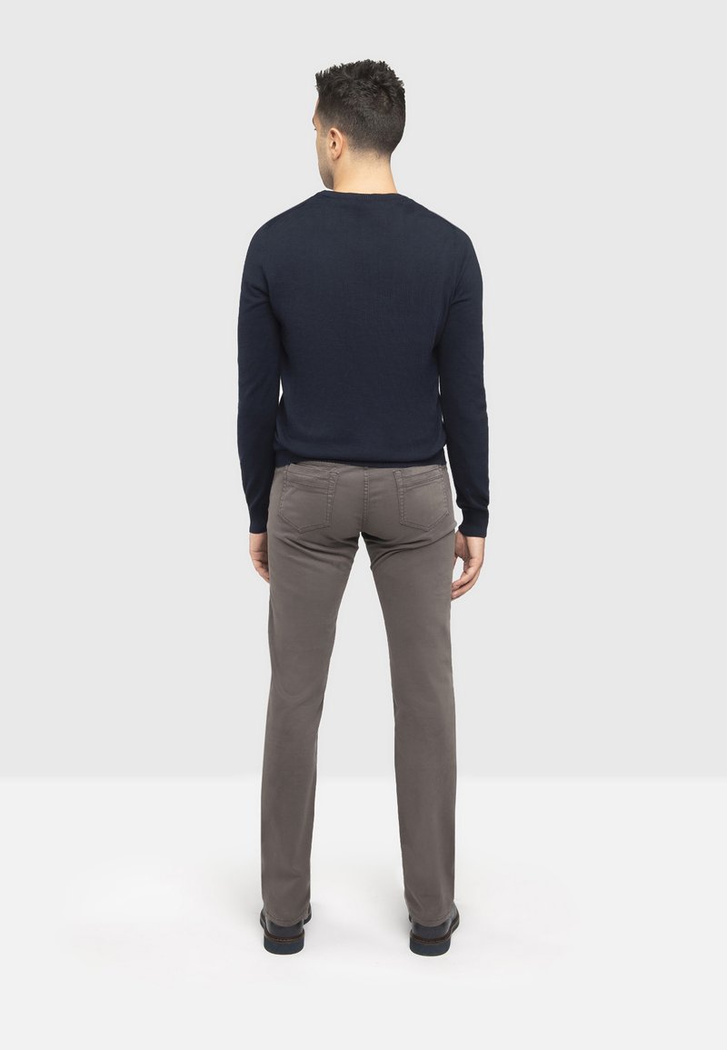 Herren Chinos | NeroGiardini Stoffhose tortora/hellbraun - WR68942 Herren Chinos | NeroGiardini Stoffhose tortora/hellbraun - WR68942