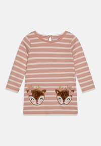 Dlouhý rukáv tričko pro malé děti v růžových a bílých pruzích s dvěma usmívajícími se jeleními obličeji a růžovými mašlemi vyšitými blízko lemu.