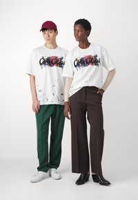 Carlo Colucci T-shirts med print - off-white