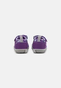Keen SEACAMP II CNX YOUTH UNISEX - Pohodni sandali - tillandsia purple