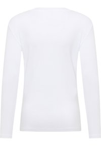 Weißes Langarmshirt mit rundem Halsausschnitt, aus weichem Stoff gefertigt. Verfügt über ein einfaches, tidiges Design ohne sichtbare Muster oder Verzierungen.