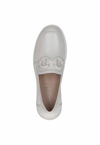 Šviesiai pilkos spalvos slip-on bateliai pagaminti iš tekstūrinės odos. Yra dekoratyvinė kaspino detalė ir balta guma padas, su lygiu vidiniu pamušalu.
