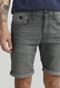 11 Project PRNIAS REGULAR FIT - Jeansshorts - denim grey