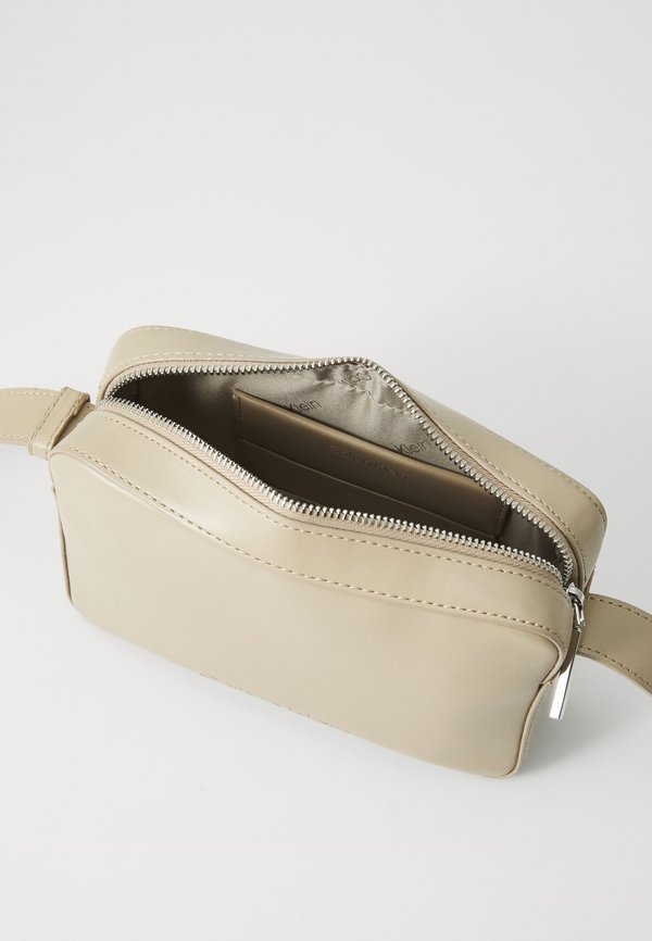 LOGO CAMERA BAG - Cross body bag - crockery3