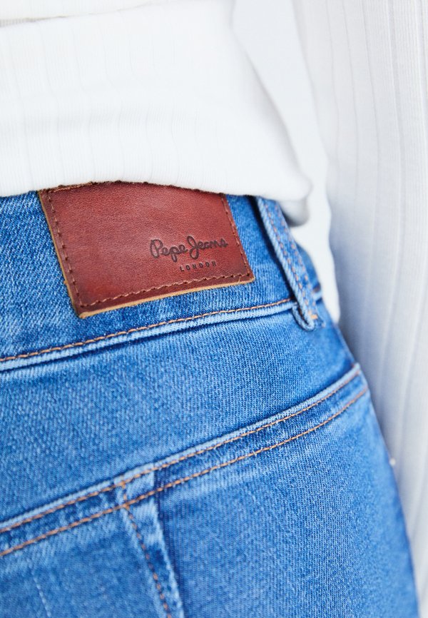 CONTOUR - Flared Jeans3